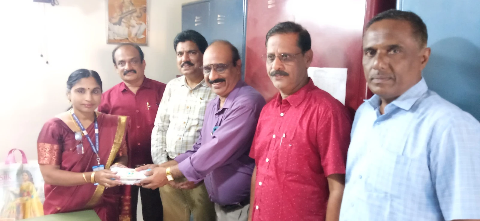 FREE EDUCATIONAL MATERIALS TO KANNADI AUPS BY SRI ASHOK KUMAR, LEGAL ADVISOR OF VOWF